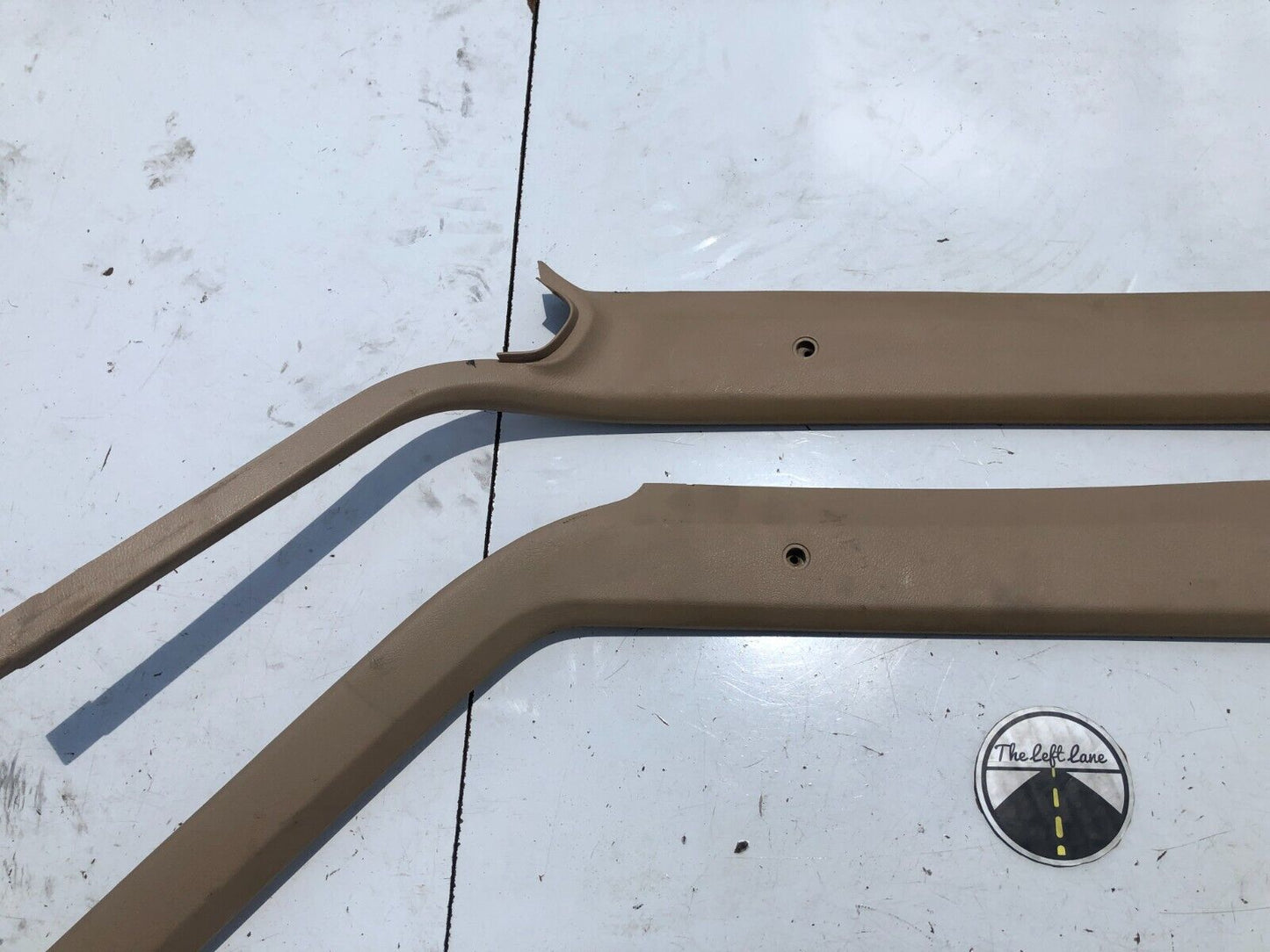 Jeep Cherokee XJ 84-96 4 Door A Pillar Windshield Trim Tan Pair (Y93)